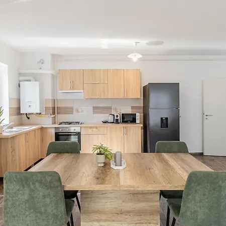 3 Bedroom Coresi Mall *