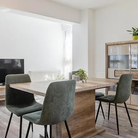 3 Bedroom Coresi Mall شقة براشوف