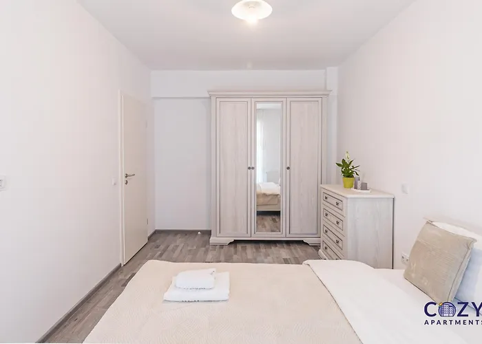 3 Bedroom Coresi Mall Appartamento *