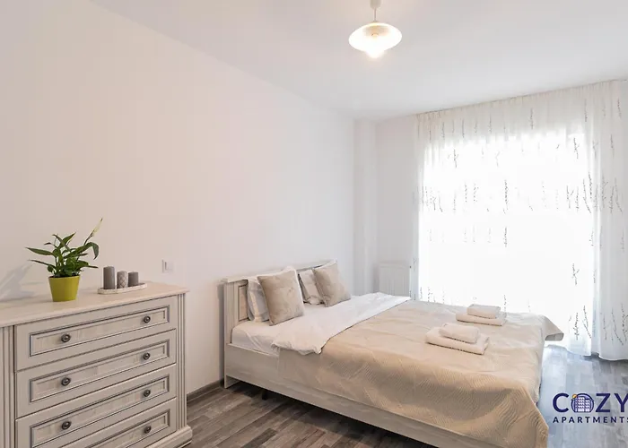 3 Bedroom Coresi Mall Appartamento *