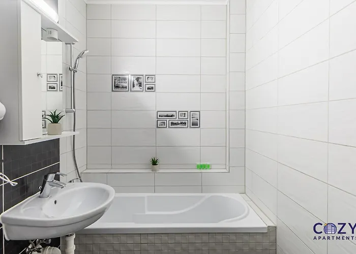 3 Bedroom Coresi Mall Appartamento *