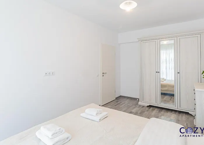 Appartamento 3 Bedroom Coresi Mall *